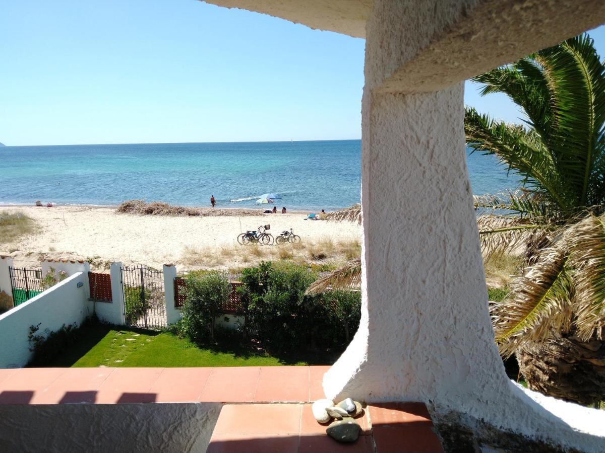 In Front Of The Beach - La Terrazza Sul Mare Flumini di Quartu Bagian luar foto